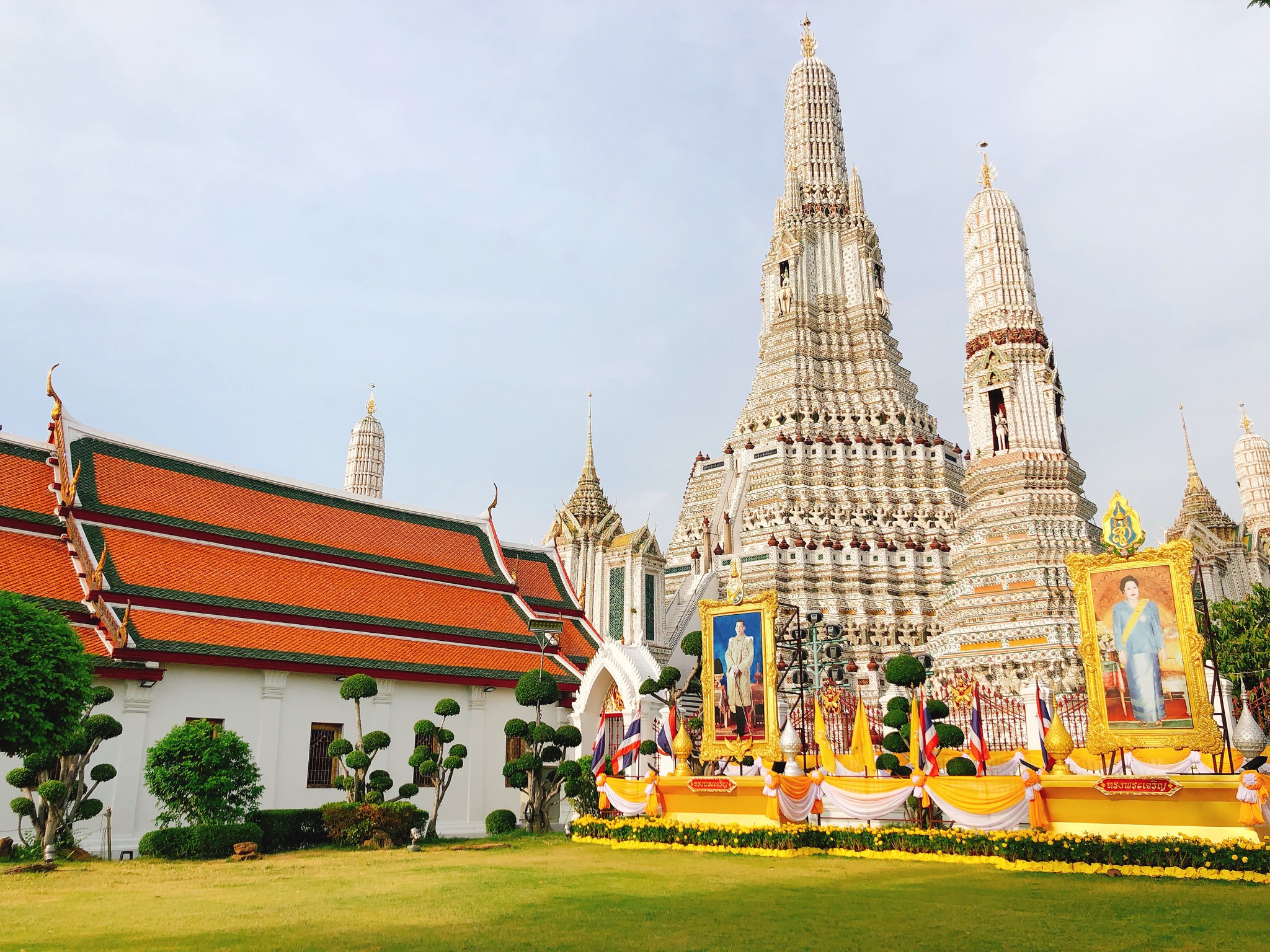トンブリ王朝をしのぶ「ワット・アルン（暁の寺院)」